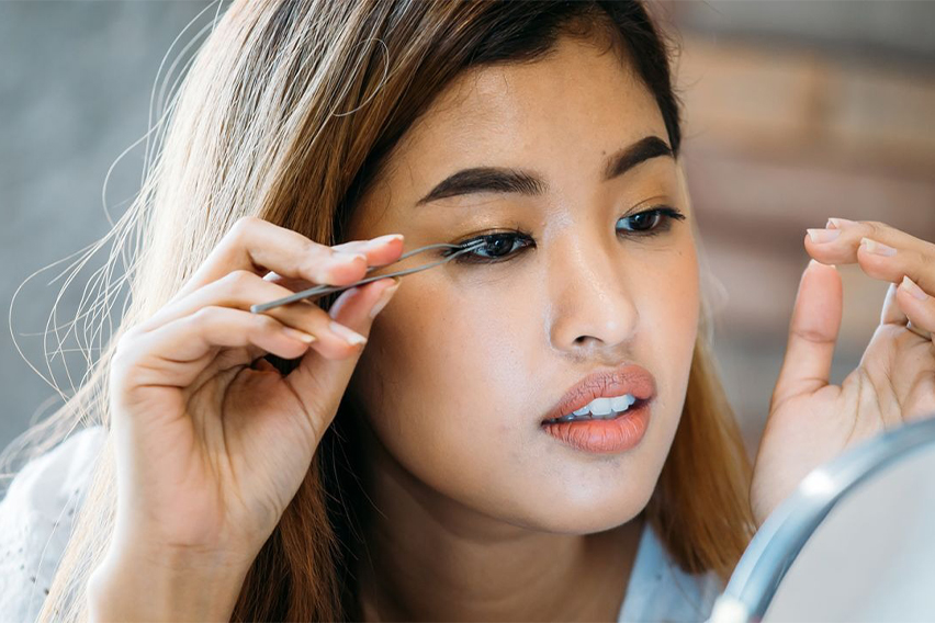 Diving into Glam: A Novice’s Handbook for Applying False Lashes