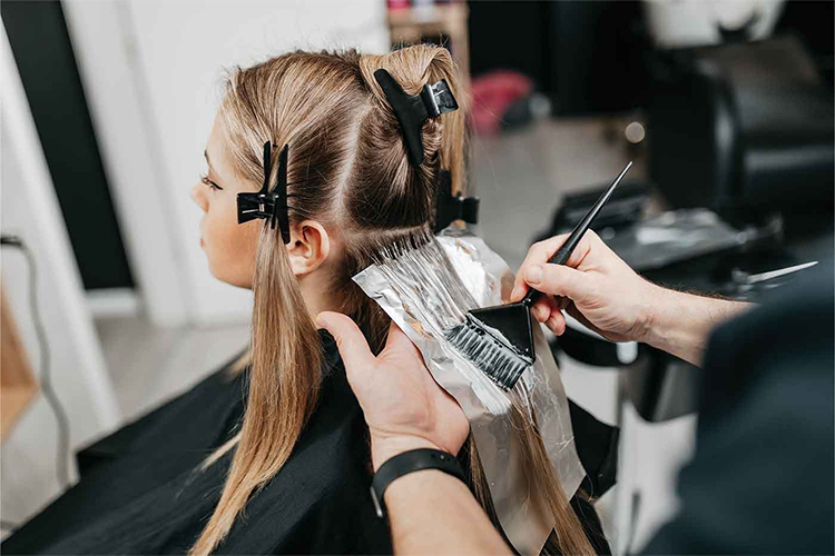 Highlight chopping techniques.